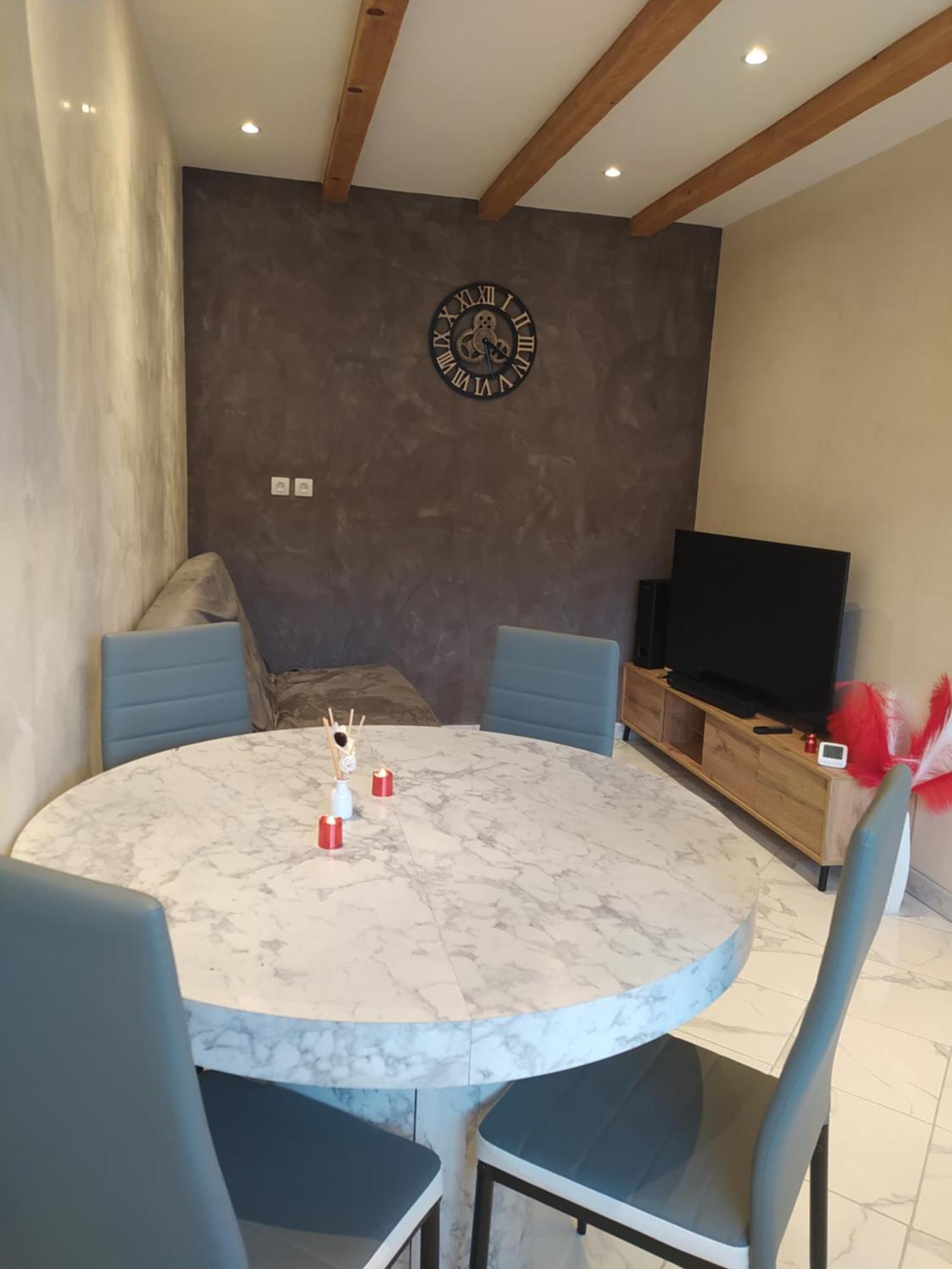 Studio Cosy Avec Terrasse Et Jacuzzi A Disposition De Mai A Aout Rians  Bagian luar foto