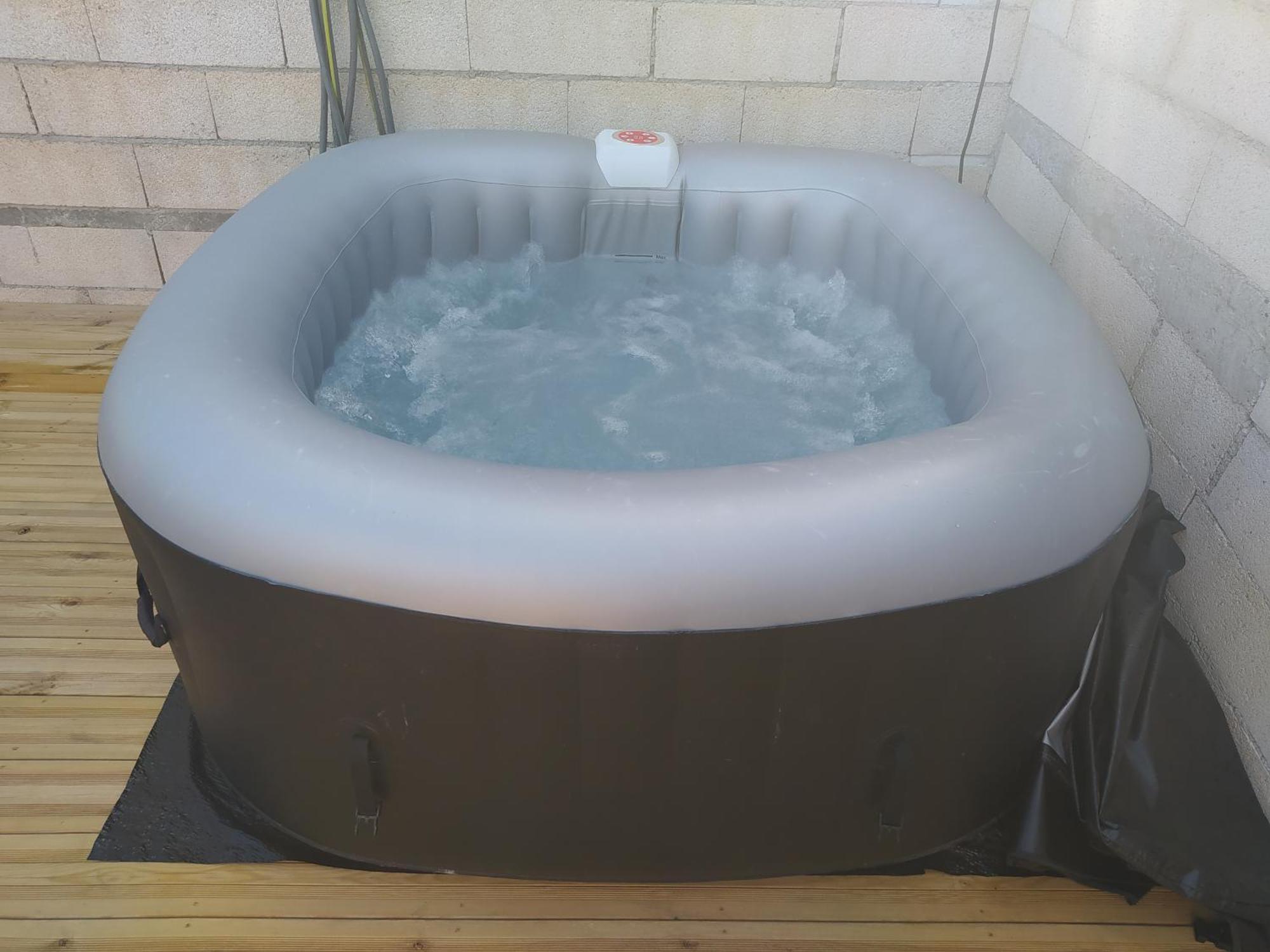 Studio Cosy Avec Terrasse Et Jacuzzi A Disposition De Mai A Aout Rians  Bagian luar foto