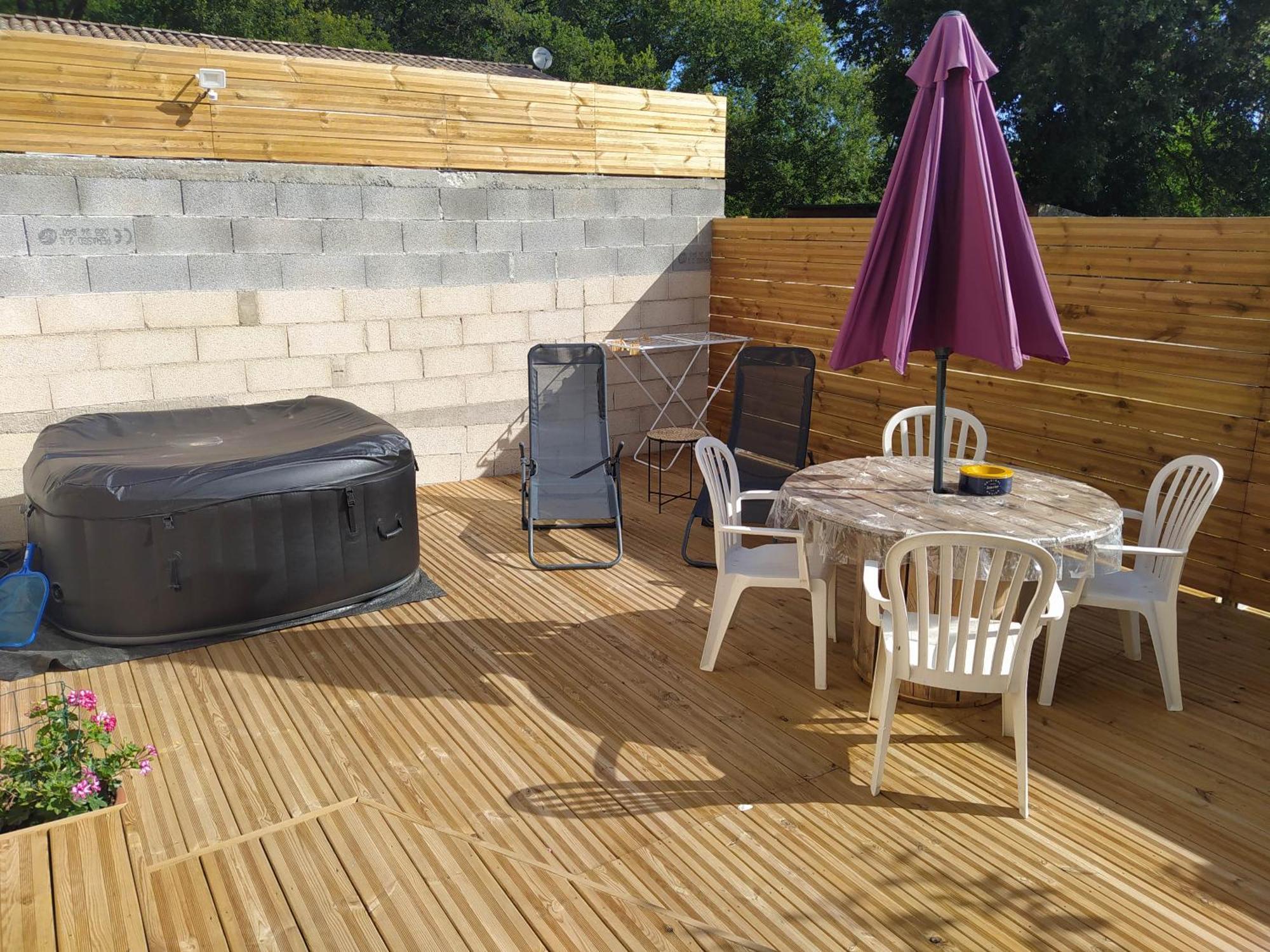 Studio Cosy Avec Terrasse Et Jacuzzi A Disposition De Mai A Aout Rians  Bagian luar foto